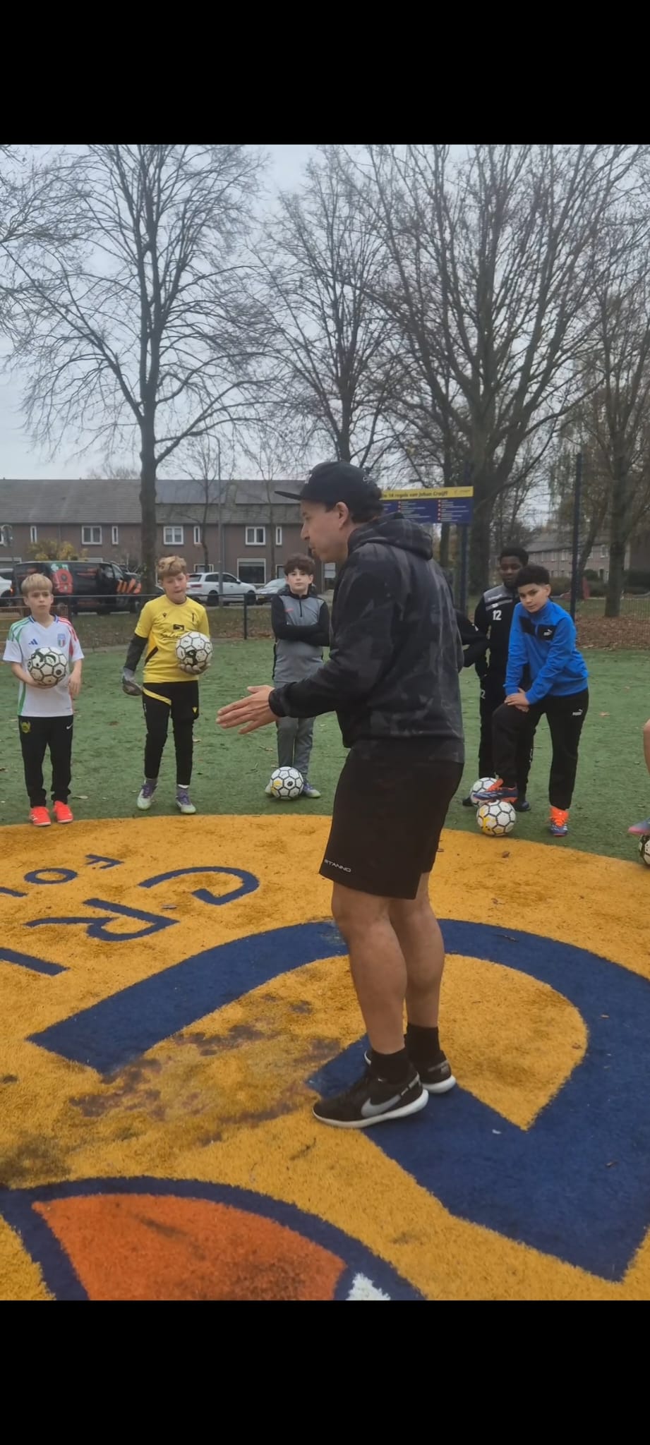 Cruyff Court coaching
